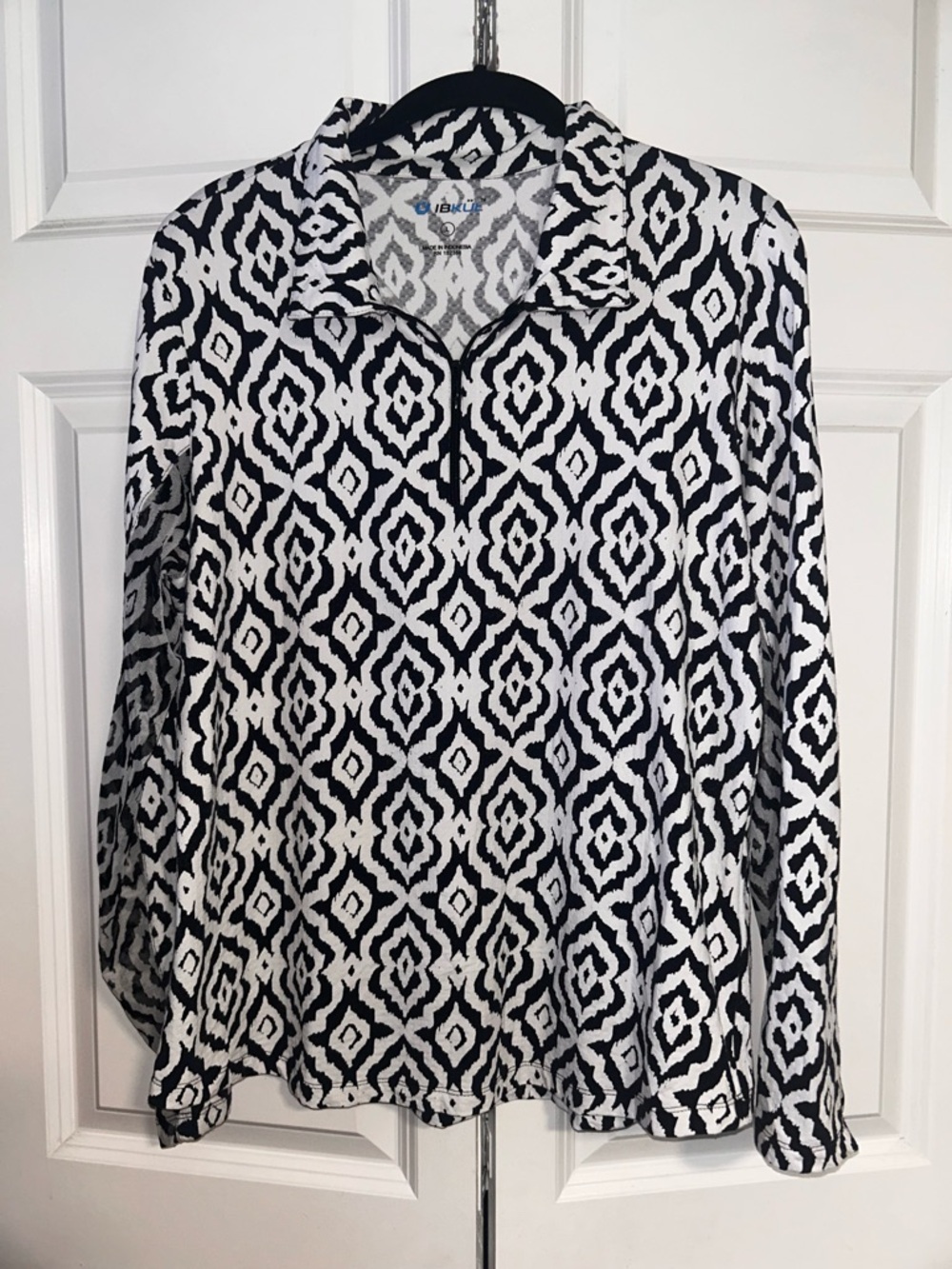 IBKUL Black & White Geometric Button-Down Shirt